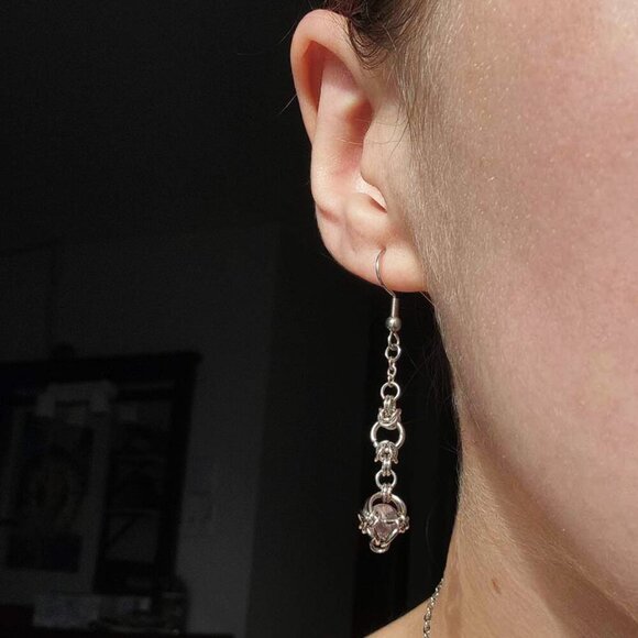 Vintage fairy long silver dangly chainmail earrings - Picture 1 of 6